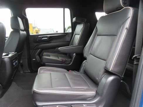 Certified 2025 Chevrolet Suburban Premier image 31