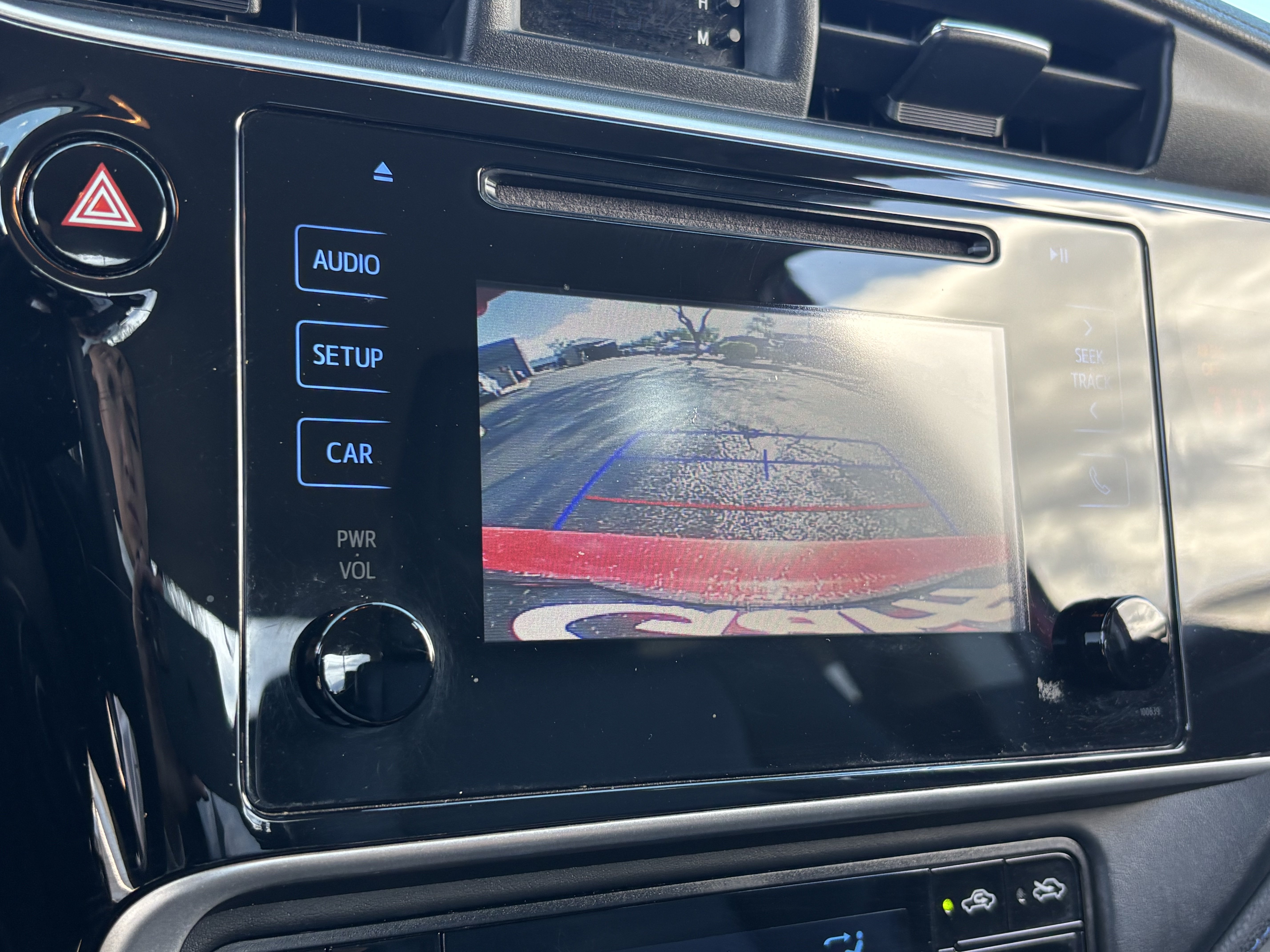 Used 2018 Toyota Corolla SE w/ Carpet Mat Package (TMS) FWD image 21