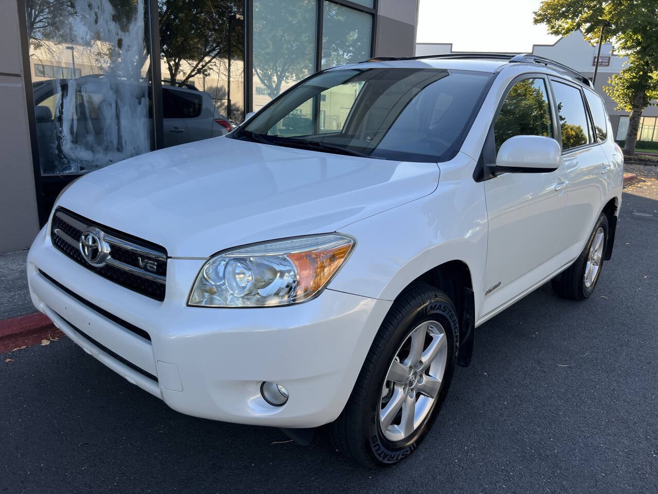 Used 2008 Toyota RAV4 Limited AWD/4WD image 1