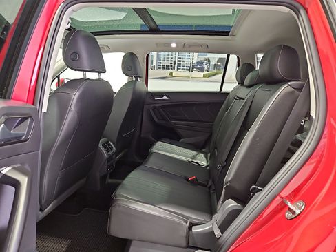 Certified 2023 Volkswagen Tiguan SE w/ Panoramic Sunroof Package FWD image 14