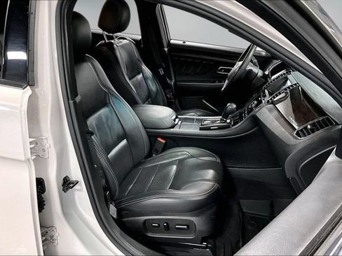 Used 2019 Ford Taurus Limited AWD/4WD image 27