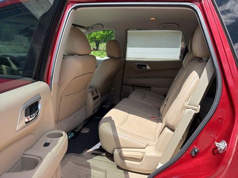 Used 2014 Nissan Pathfinder SL w/ SL Tech Package FWD image 8