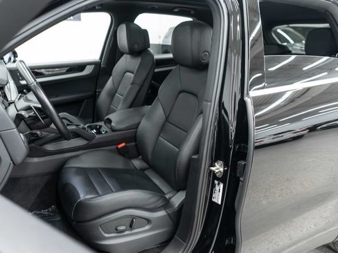 Used 2024 Porsche Cayenne AWD/4WD image 9