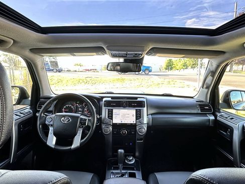 Used 2023 Toyota 4Runner SR5 Premium w/ Moonroof Package AWD/4WD image 33