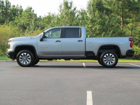 Used 2026 Chevrolet Silverado 2500 Custom w/ Custom Value Package AWD/4WD image 5