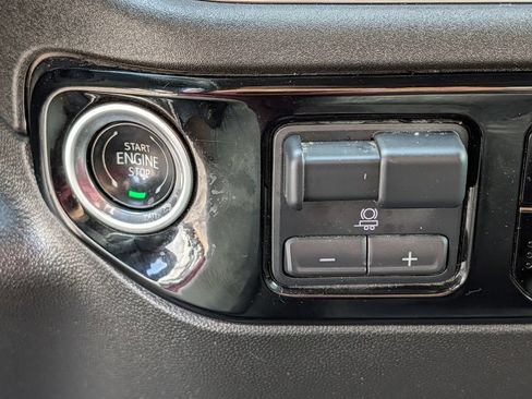 Used 2024 Chevrolet Silverado 2500 LT AWD/4WD image 17