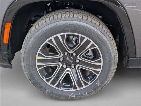 New 2026 Jeep Grand Wagoneer 4WD w/ Premium Group I image 10