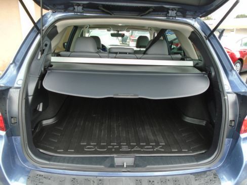 Used 2018 Subaru Outback 3.6R Limited image 11