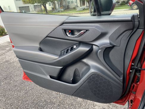 Used 2025 Subaru Crosstrek 2.5i Limited w/ Crosstrek Mirror Package image 17