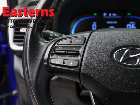 Used 2023 Hyundai Venue Limited w/ Cargo Package FWD image 15