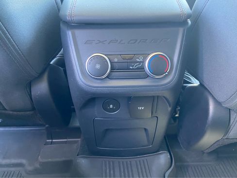 Used 2025 Ford Explorer Active AWD/4WD image 21