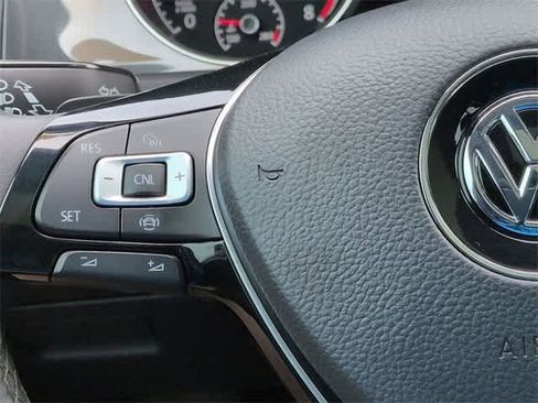 Used 2021 Volkswagen Golf 4-Door image 26