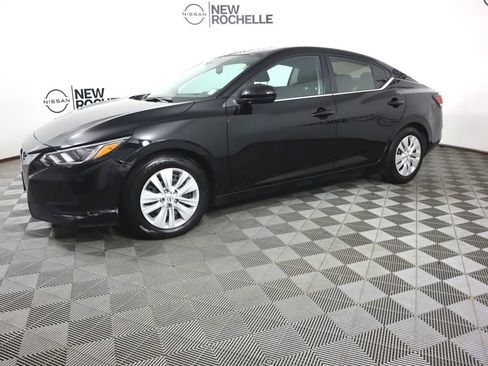 Certified 2023 Nissan Sentra S image 4