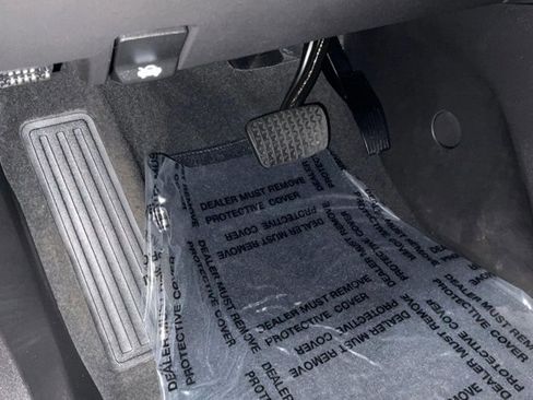 Used 2024 Chevrolet Equinox LT image 37