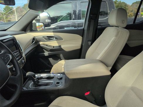 Certified 2023 Chevrolet Traverse LS w/ Midnight/Sport Edition image 2