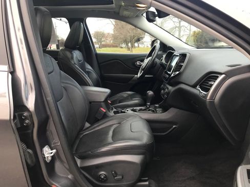 Used 2019 Jeep Cherokee Limited w/ Technology Group image 55