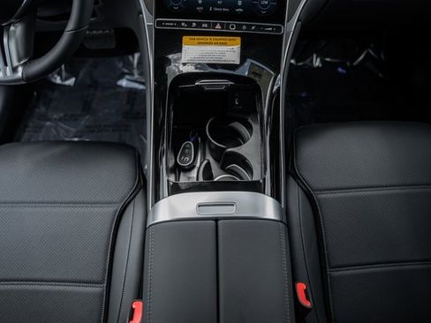 New 2025 Mercedes-Benz GLC 350e 4MATIC image 24