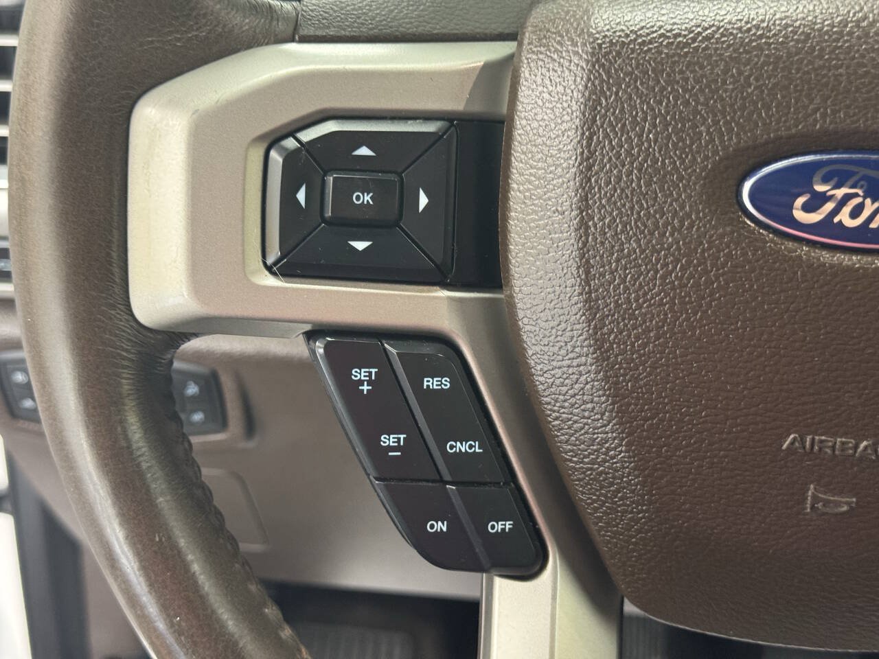Used 2016 Ford F150 King Ranch w/ Equipment Group 601A Luxury AWD/4WD image 32