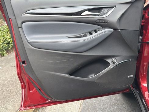 Used 2024 Buick Enclave Premium image 10