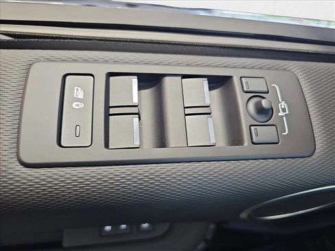 New 2025 Land Rover Discovery Dynamic SE image 25