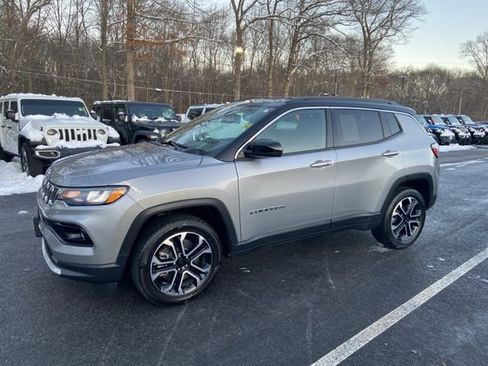 Used 2023 Jeep Compass Limited image 2