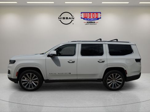 Used 2022 Jeep Grand Wagoneer Series II w/ Convenience Group III AWD/4WD image 5