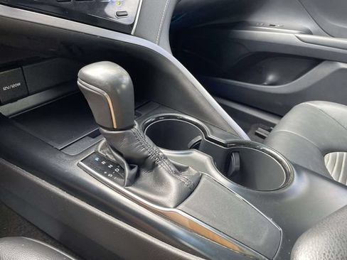 Used 2018 Toyota Camry SE FWD image 32
