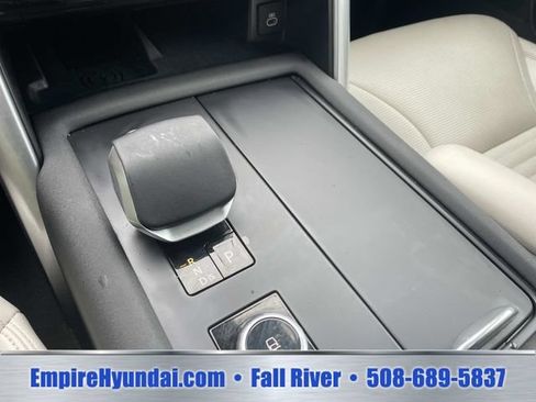 Used 2025 Land Rover Discovery S AWD/4WD image 25