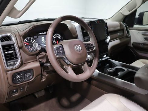 Used 2025 RAM 1500 Laramie AWD/4WD image 16