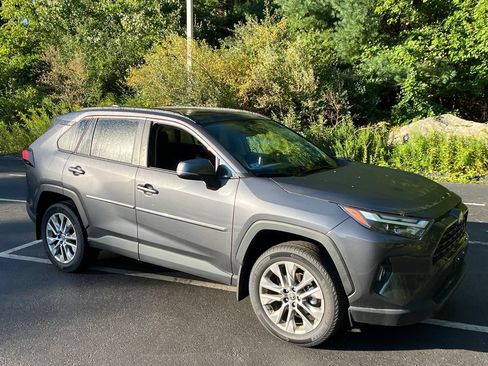 Used 2023 Toyota RAV4 XLE Premium AWD/4WD image 8