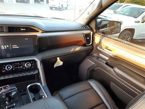 Used 2023 GMC Sierra 1500 Denali w/ Technology Package image 15