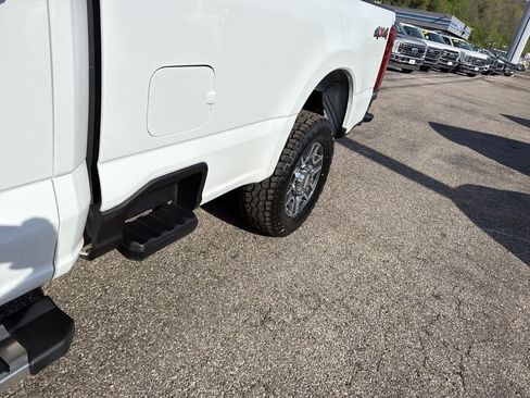Used 2025 Ford F250 XLT AWD/4WD image 12