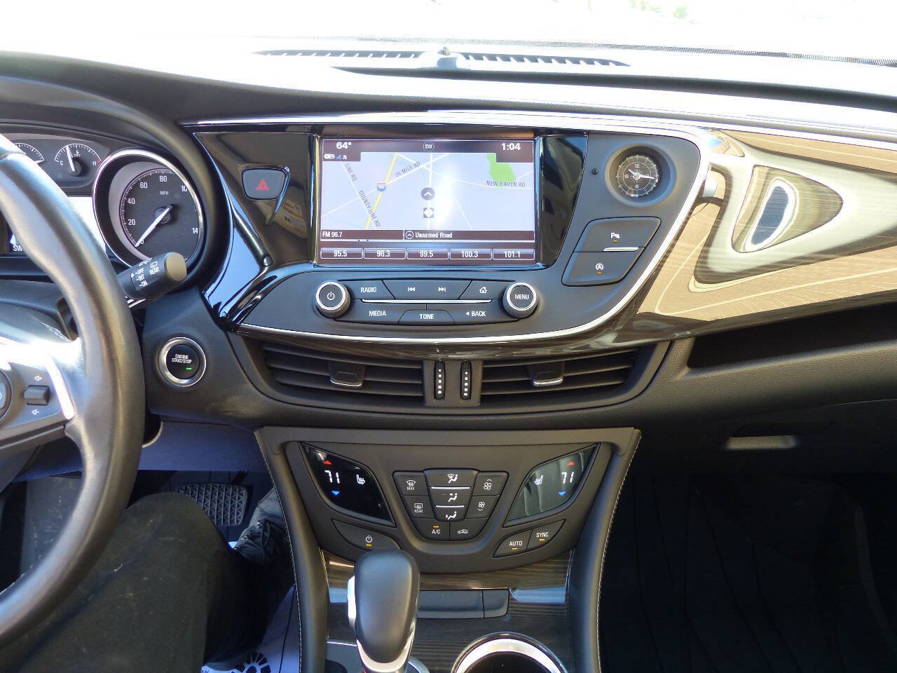 Used 2020 Buick Envision Essence AWD/4WD image 28