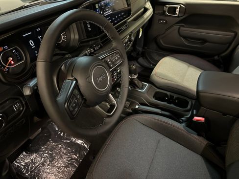 New 2025 Jeep Wrangler Rubicon w/ Xtreme 35 Tire Package image 9