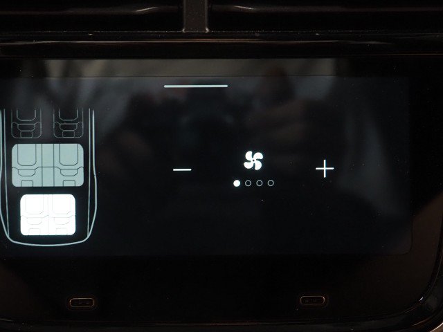 Used 2024 Rivian R1S AWD Adventure image 30