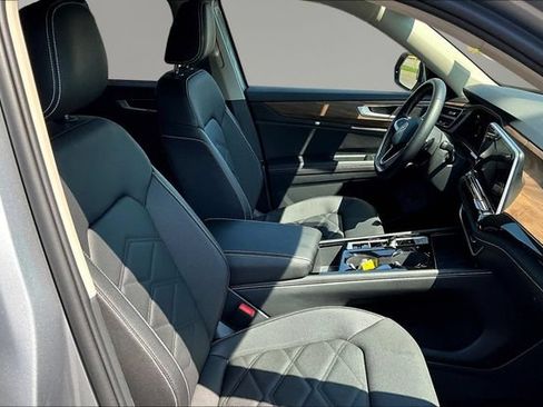 Certified 2026 Volkswagen Atlas SE FWD image 32