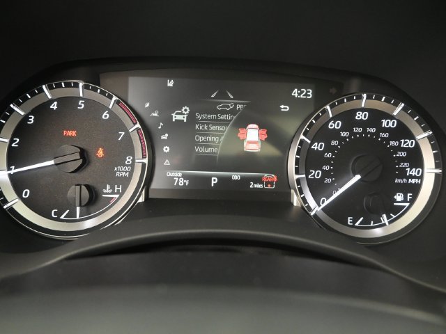 Used 2025 Toyota Highlander XLE FWD image 6