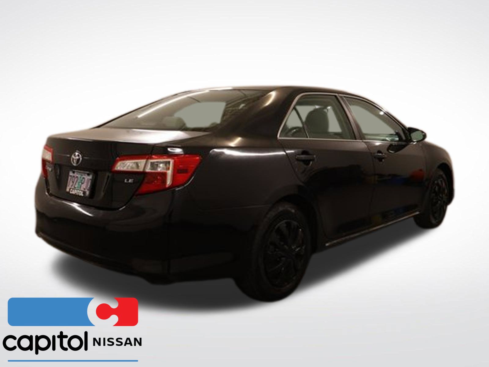 Used 2012 Toyota Camry LE FWD image 2