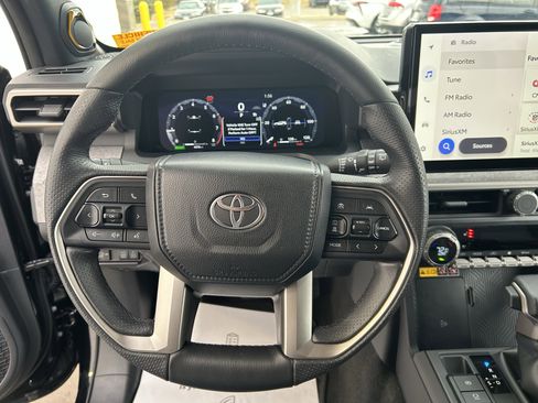 Certified 2025 Toyota 4Runner Trailhunter image 28