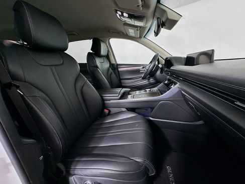 Used 2024 Genesis GV80 2.5T image 32