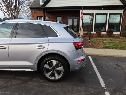 Used 2022 Audi Q5 2.0T Premium Plus w/ Premium Plus Package image 4