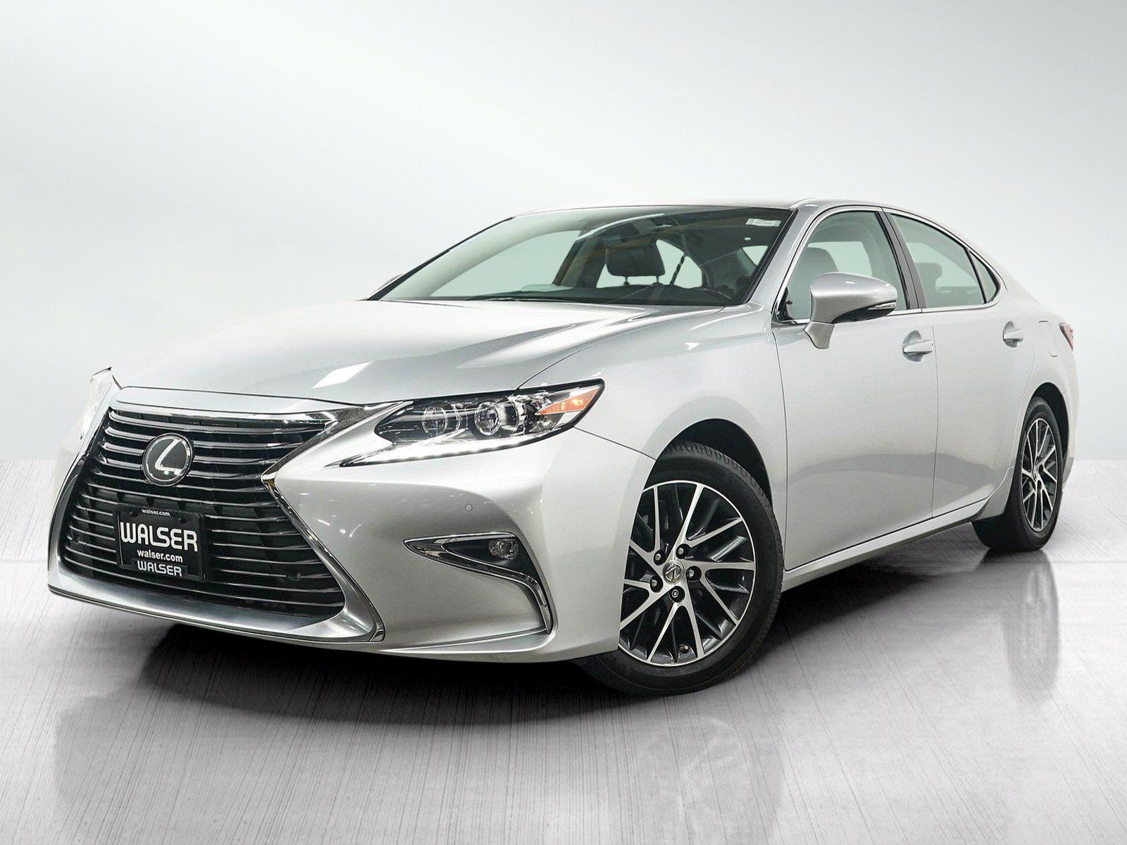 Used 2017 Lexus ES 350 w/ Luxury Package FWD image 1