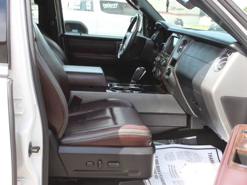 Used 2017 Ford Expedition EL Platinum AWD/4WD image 8