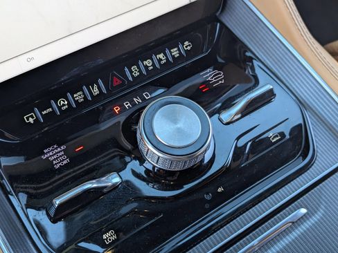 Used 2023 Jeep Grand Wagoneer Series III w/ Rear Seat Video Group 1 image 30