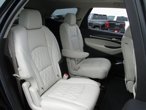 Certified 2022 Buick Enclave Avenir w/ Avenir Technology Package image 22