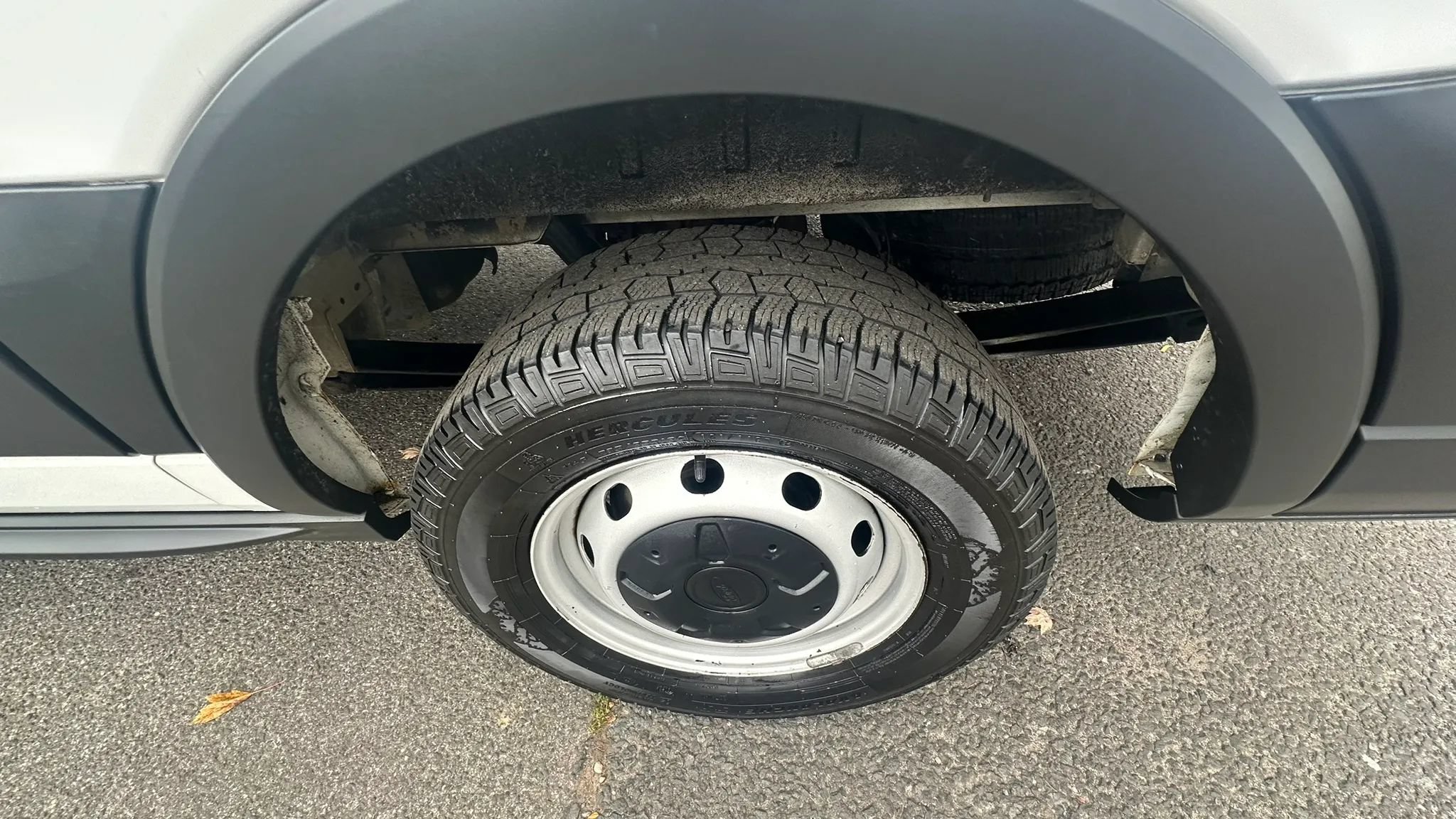 Used 2019 Ford Transit 250 130 Low Roof RWD image 10