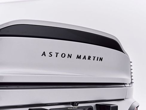 Used 2025 Aston Martin Vanquish RWD image 27