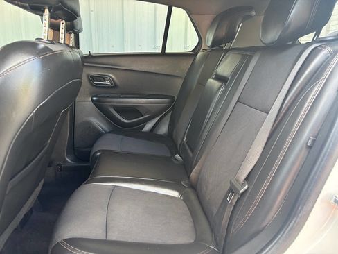 Used 2021 Chevrolet Trax LT image 11