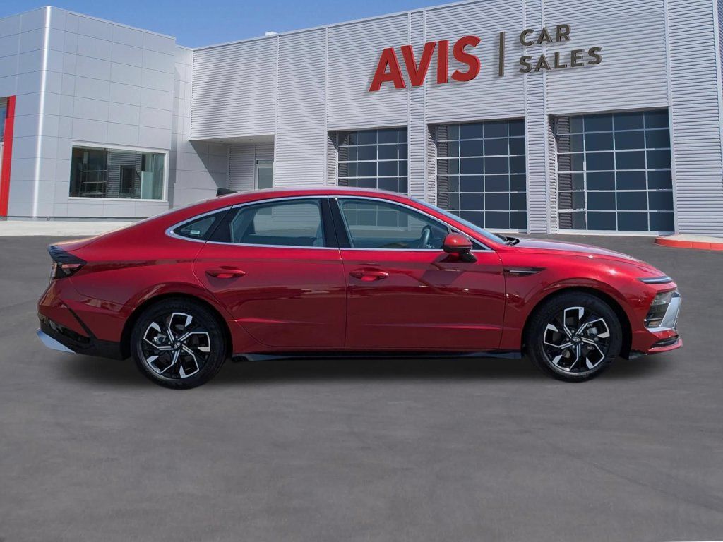 Used 2025 Hyundai Sonata SEL FWD image 4