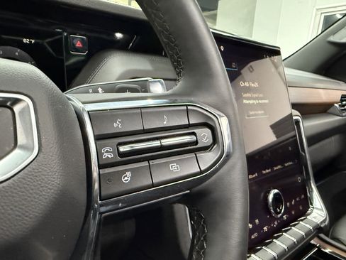 Used 2026 GMC Yukon Denali w/ Sun & Power Step Package image 20